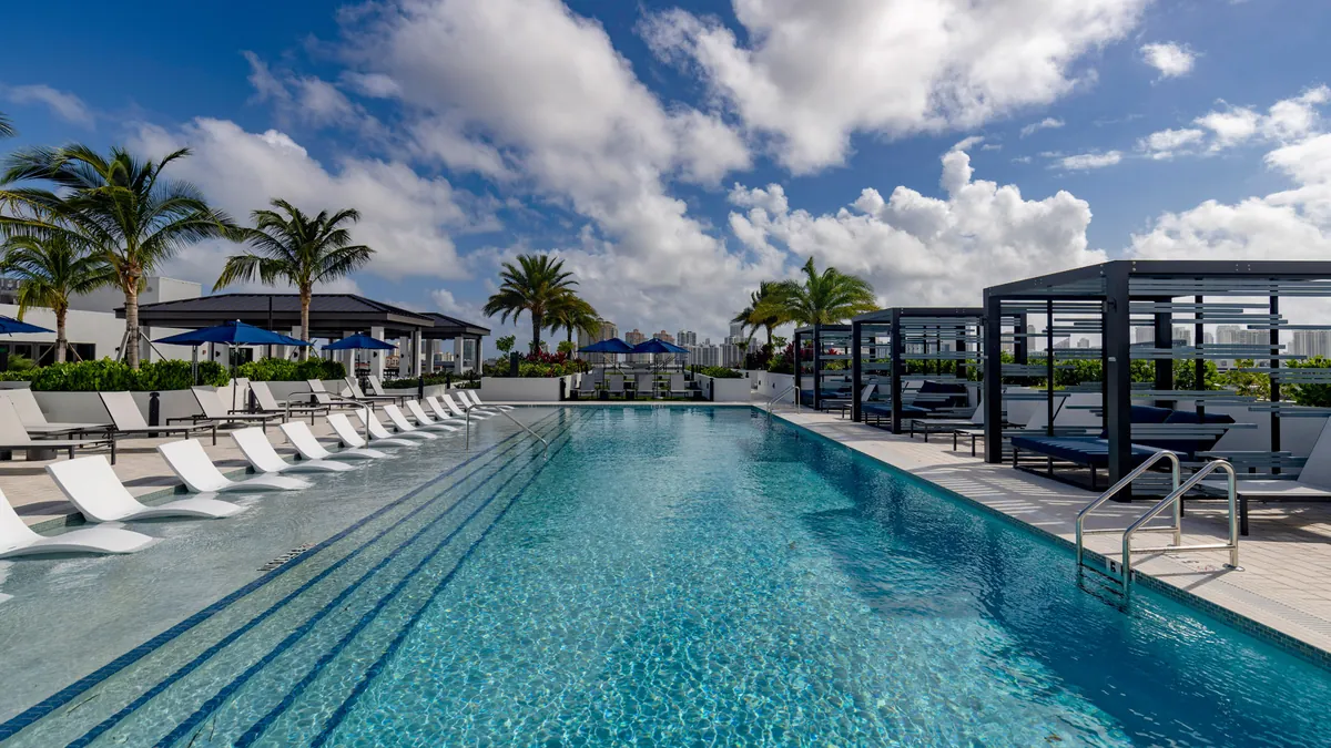 Amenity at Avida Aventura — photo: Fifield Cos. via Florida YIMBY — Avida Aventura rooftop amenity deck