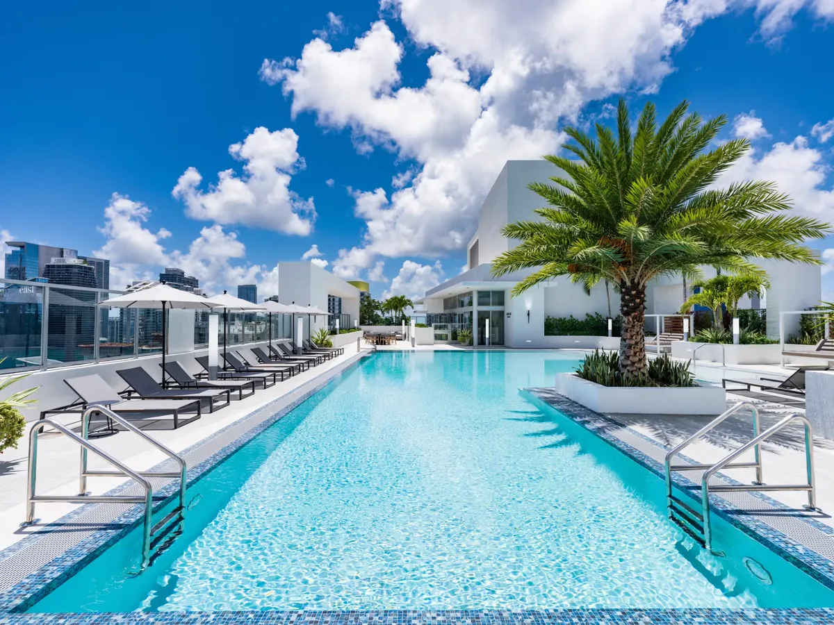 Amenity at Modera Riverside — photo: Modera Riverside / Mill Creek Residential (David Madison Photography)